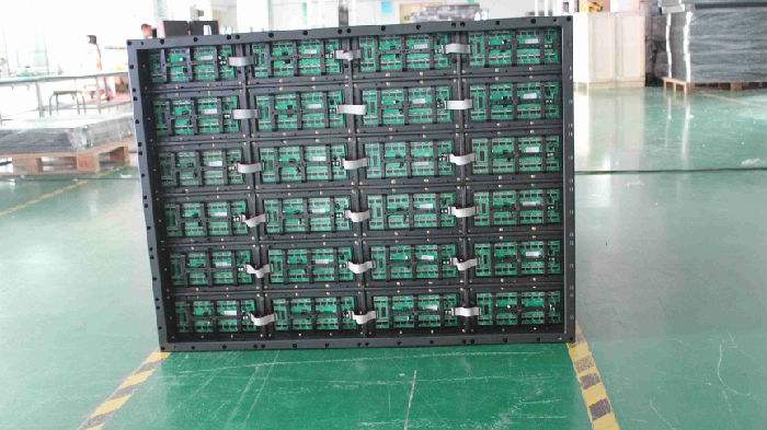 大型LED，光電項目顯示屏出口到香港運輸案例；led電子屏運輸到香港現場圖