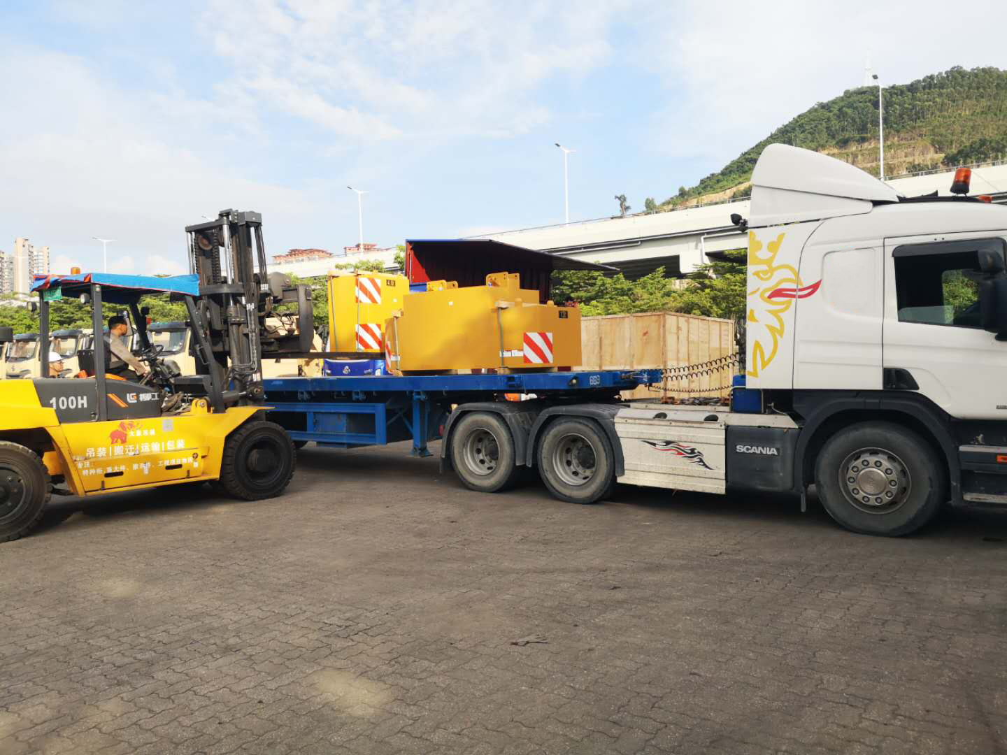 廣州發貨到香港運輸價格，廣州到香港貨運專線公司，深圳中港平板車運輸案例圖